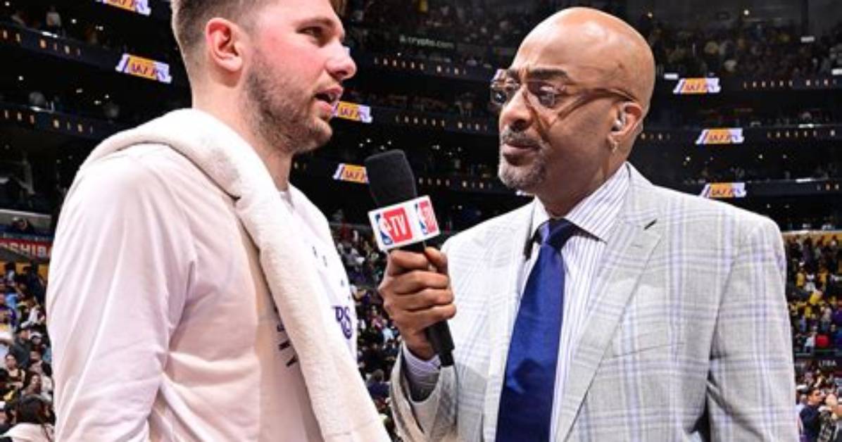 Behind the Mic: the Impact of Nba Tv Commentators