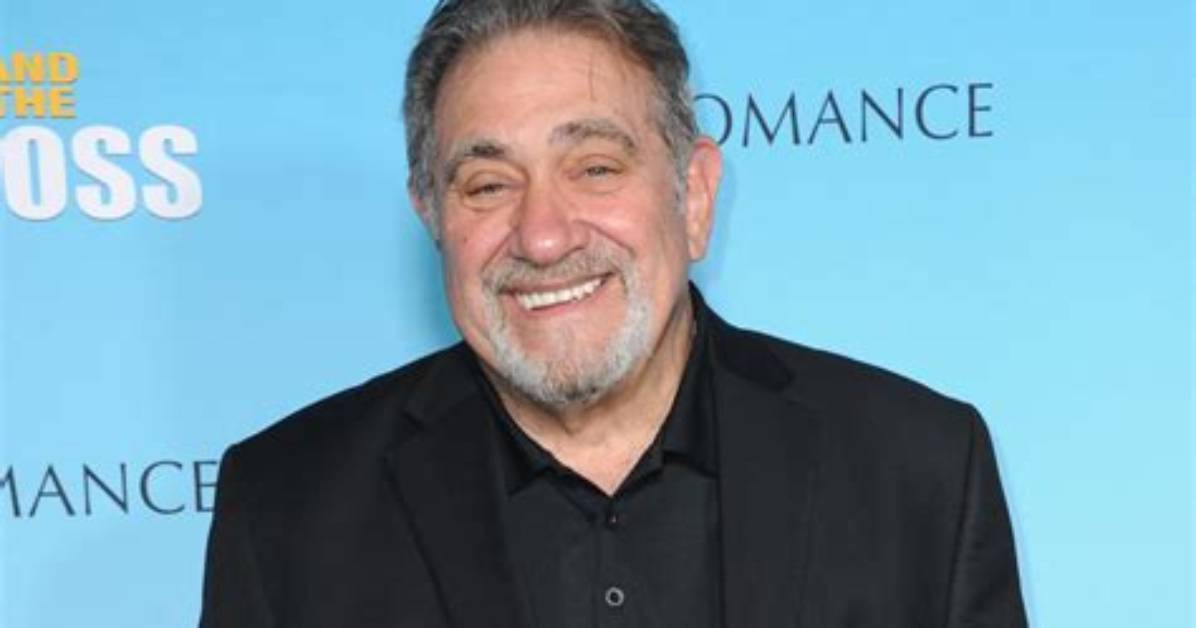 Dan Lauria Biography, Age, Net Worth, Wonder Year's, Vince Lombardi, Broadway, Death and Movies & Tv Shows