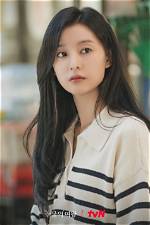 Discovering Kim Ji Won's Weight and Height: the Celeb Behind the Screen