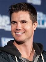 Discovering Robbie Amell's Height in Feet: a Closer Look