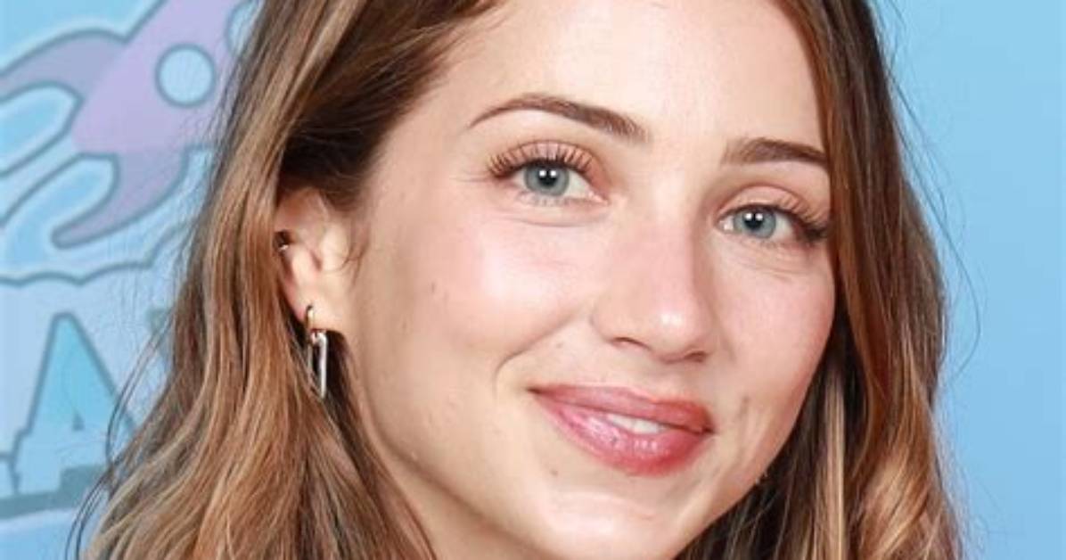 Emily Rudd Relationship, Wikipedia, Wiki, Nami Costume, Measurements, Relationship