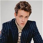 Ethan Cutkosky Height, Weight, Net Worth, Age, Birthday, Wikipedia, Who, Nationality, Biography