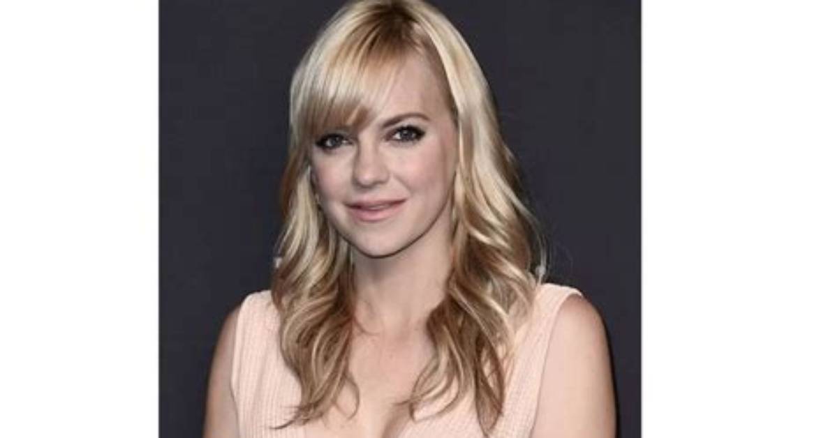 Exploring the Fascinating Journey of Anna Faris: a Closer Look at Her Career and Personal Life