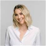 Hayley Stommel – Celebrity Wife, Podcast Host, Blogger | Wiki, Age, Height, Net Worth, Relationship, Ethnicity, Career