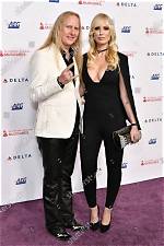 Is Jerry Cantrell Married to Wife? or Dating a Girlfriend? Dating History.