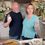 Is Lisa Robertson Married? How Much Is She Worth and What Is She Doing Now?