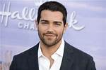Jesse Metcalfe Makes Tv Singing Debut in "Cowboy Rides Away": Video |