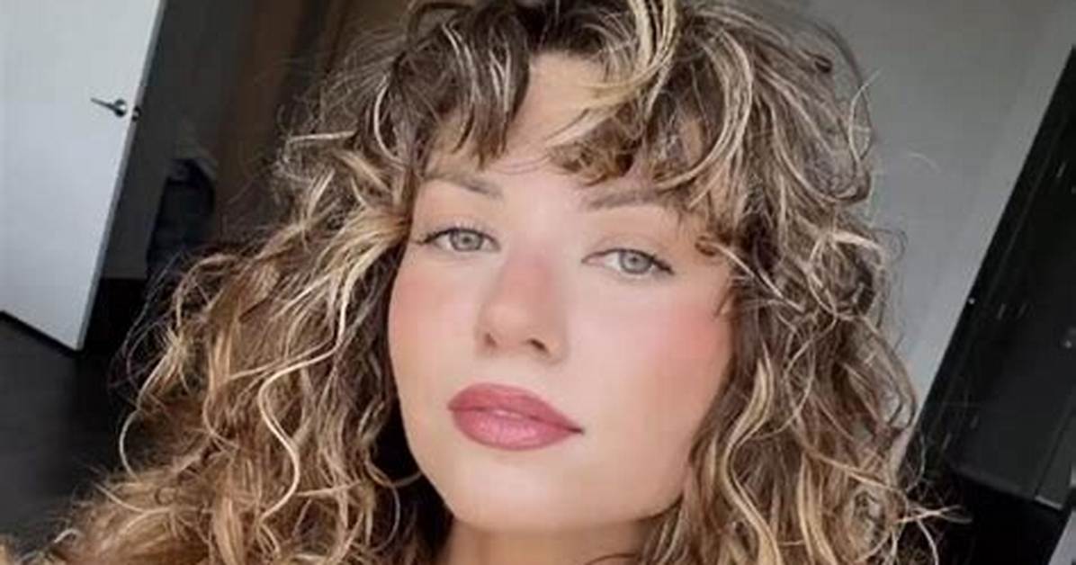 Jessica Burbank – Data and Analytics Manager, Social Media Personality | What Does She Do? Wiki, Age, Height, Net Worth, Relationship, Ethnicity, Career