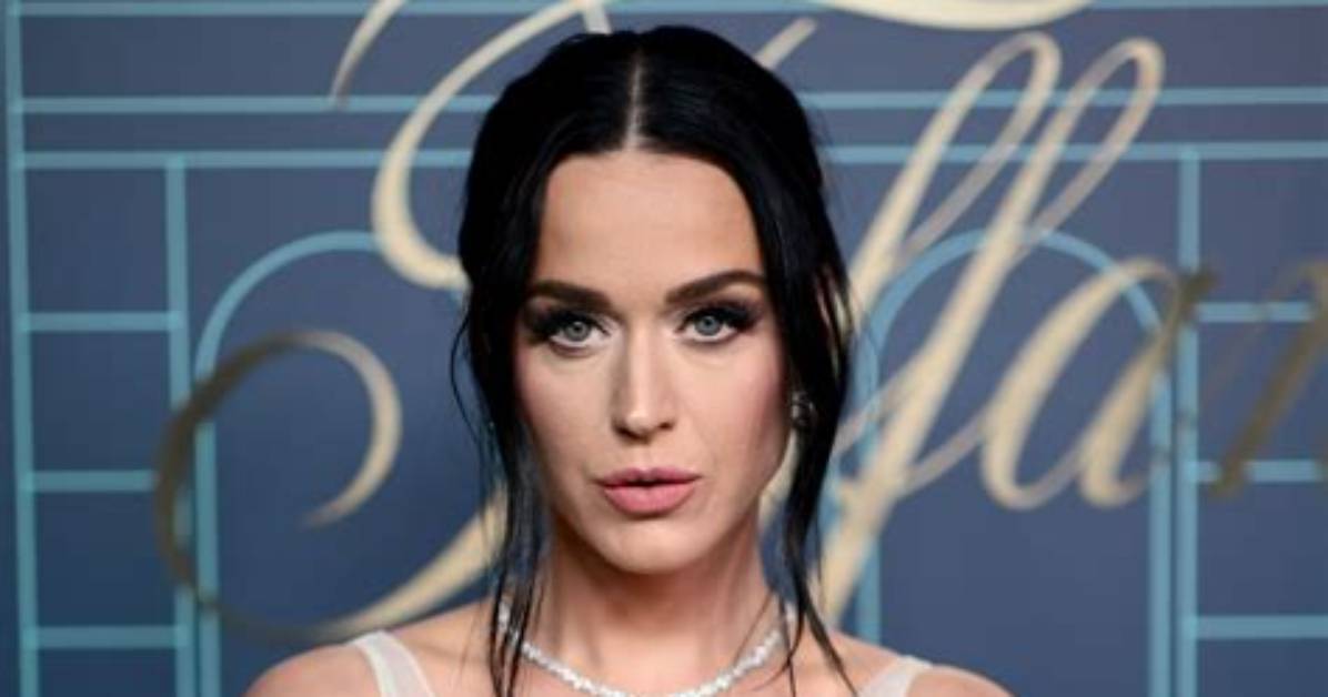 Katy Perrys a Fish out of Water After Falling off Chair on American Idol Mon 2 May 202