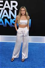 Lauren Riihimaki Wiki, Age, Height, Net Worth, Parents, Boyfriend