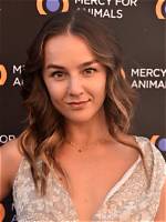 Lexi Ainsworth Bio, Wiki, Age, Height, Husband, Baby, Net Worth, Movies