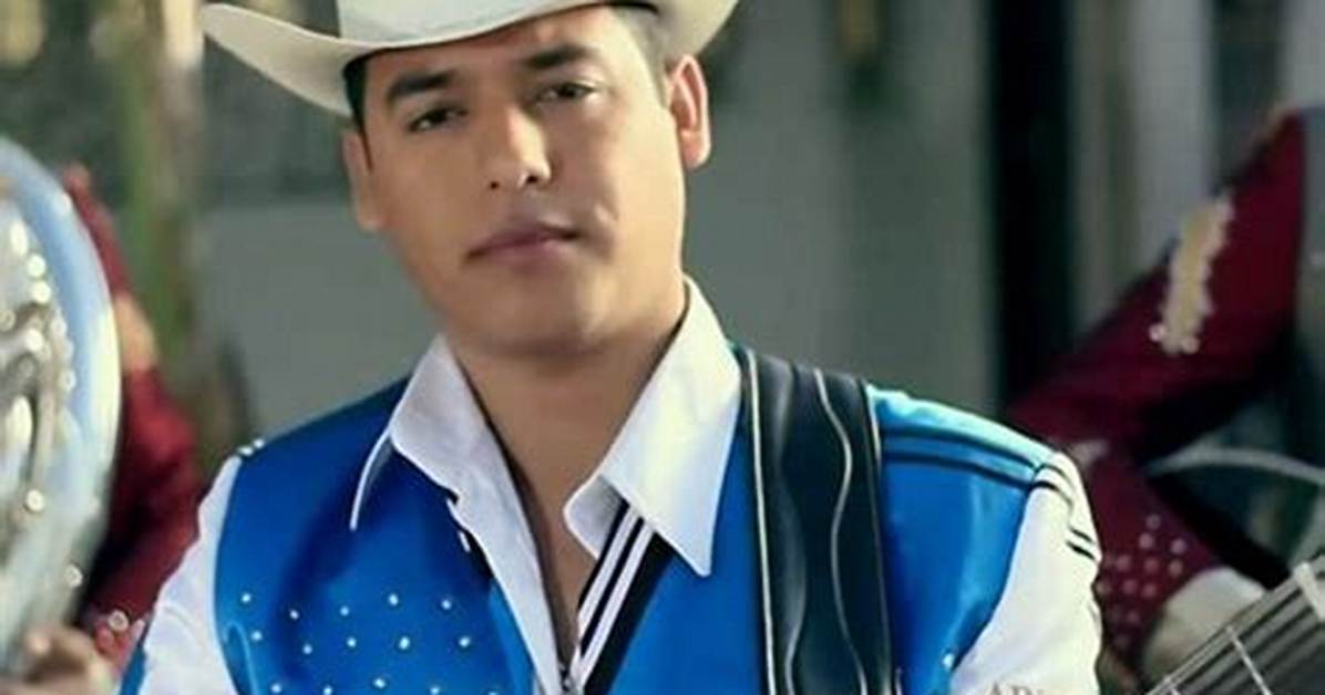 Mexican Singer Dies in Car Crash ·