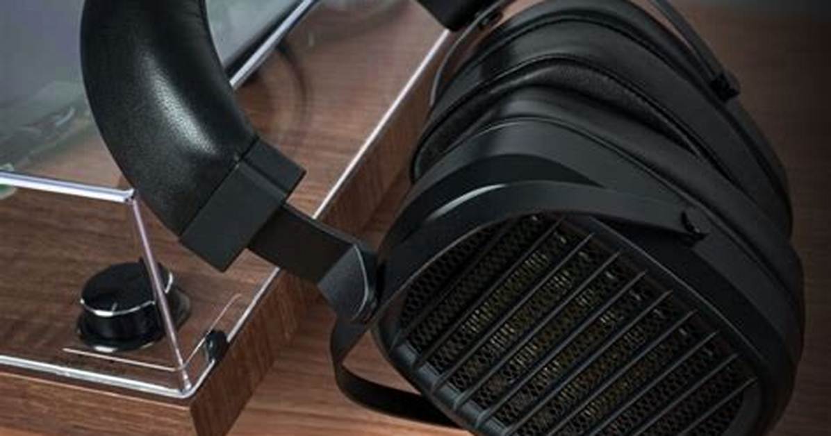 Monoprice $1,000 Monolith Headphones Use Exotic Amt Tech