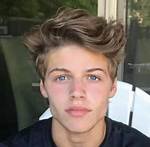 Sam Dezz - Bio, Age, Net Worth, Height, Single, Nationality, Body Measurement, Career
