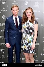 Sam Reid's Girlfriend: Who Is the Actor Dating?