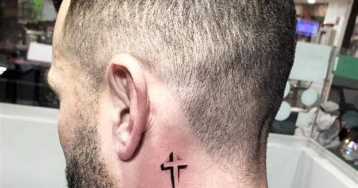 Tatuajes De Cruz En El Cuello Para Hombres Significado