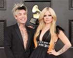Unraveling the Love Life: Who Is Avril Lavigne Dating?