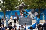 Unveiling Byron Sanders: the Brother of Barry Sanders