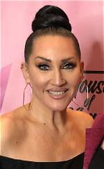 Unveiling the Height of Michelle Visage: How Tall Is She in Feet?