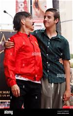 Unveiling the Love Life of Anthony Kiedis: the Iconic Frontman and His Couples