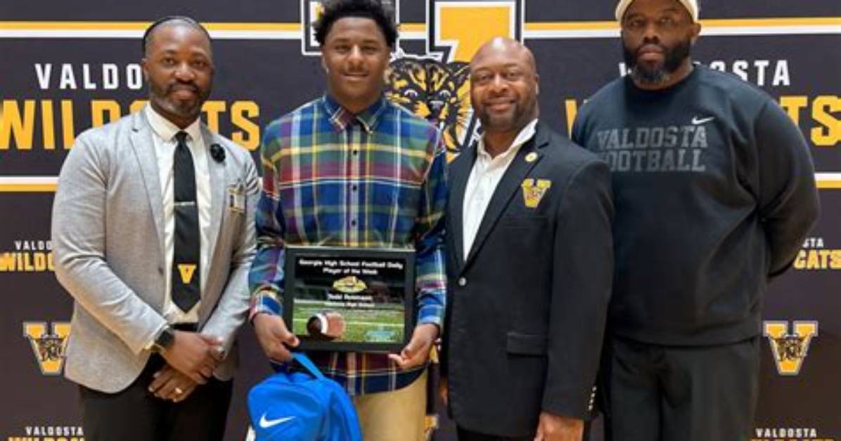 What Is Valdosta High Schools Ex-Quarterback ·